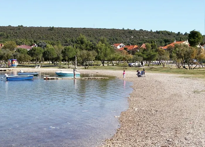 14681b Апартаменты *